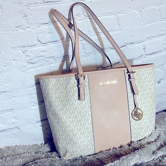 Michael Kors Handbags - Michael Kors Jet Set Travel